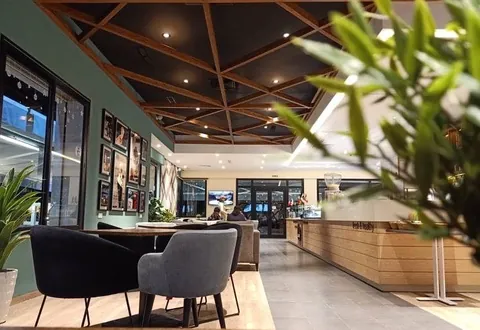 Salle du restaurant et gelateria Dario à Nabeul, aménagé par Alpha Immo
