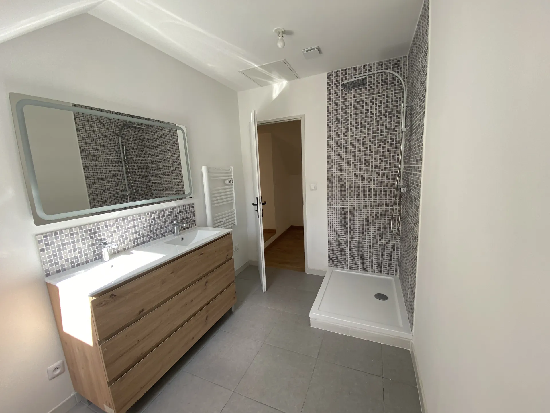 Salle de bains de la Maison Montataire après travaux