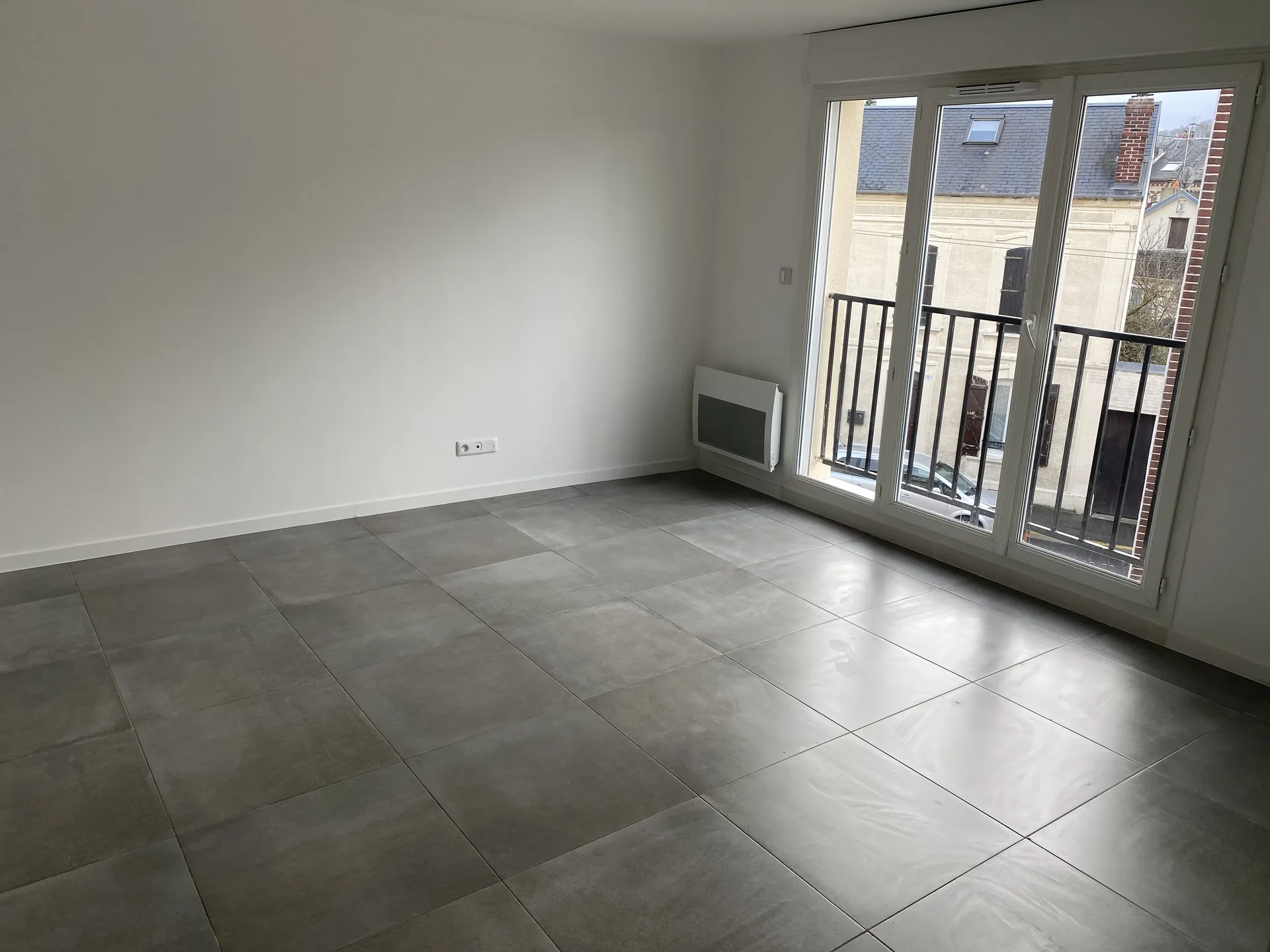 Séjour d'un appartement neuf livré de la Résidence Pauquet à Creil